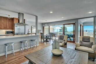 1631 Loma St in Santa Barbara, CA - Building Photo - Building Photo