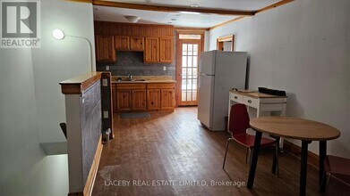 250 Main St in Schomberg, ON - Building Photo - Building Photo