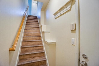 1718 SE Halyard Ln in Vancouver, WA - Building Photo - Building Photo