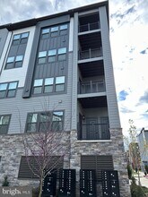 12875 Mosaic Pk Wy-Unit -4-E   PH1 in Herndon, VA - Building Photo - Building Photo