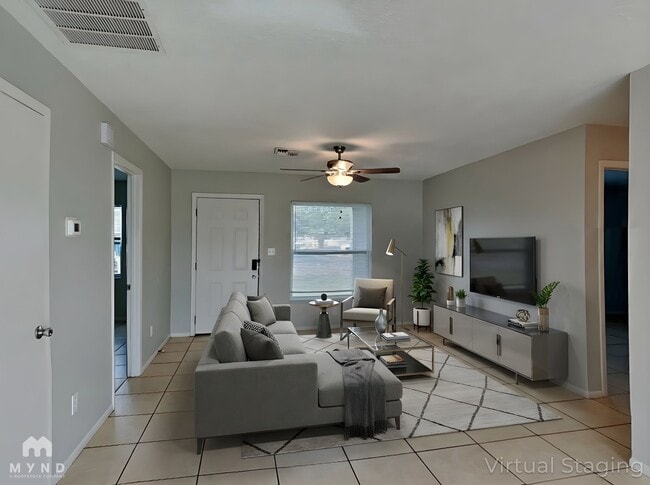 628 Royal Palm Dr in Kissimmee, FL - Foto de edificio - Building Photo