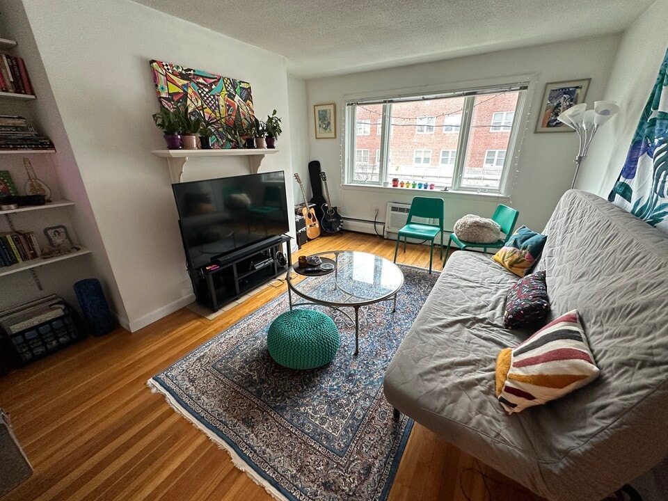 33 Evergreen St Photo