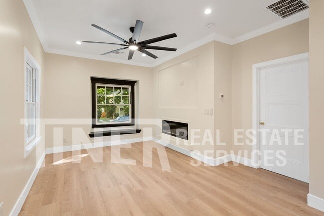 2019 D St in Sacramento, CA - Building Photo - Building Photo