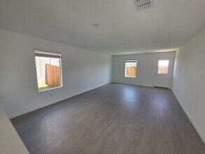 12160 Morgan Dr in Aubrey, TX - Building Photo - Building Photo
