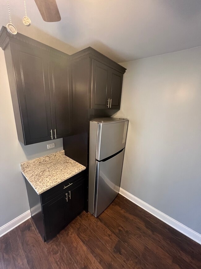 5703 S May St, Unit 1 in Chicago, IL - Foto de edificio - Building Photo