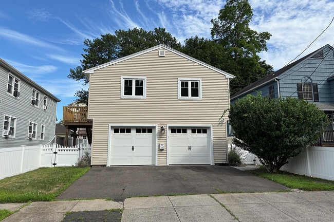 165 Nordstrand Ave