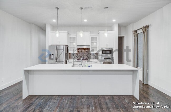3010 Zenia Dr in Dallas, TX - Building Photo - Building Photo