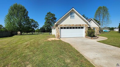 104 Crockett Ct in Warner Robins, GA - Building Photo - Building Photo