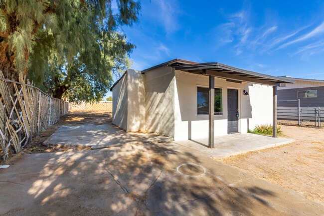 property at 550 W McMurray Blvd