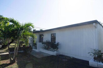 924 NW 11th Ct in Fort Lauderdale, FL - Building Photo - Building Photo