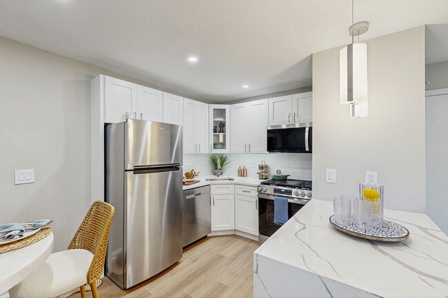 The Crossings at Plainsboro in Plainsboro, NJ - Building Photo - Building Photo