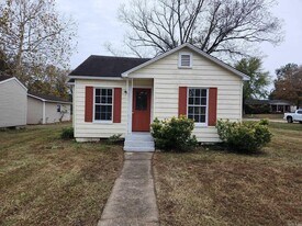309 Roosevelt Cir in Morrilton, AR - Building Photo