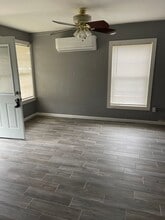 606 S Summer St in Lampasas, TX - Building Photo - Building Photo