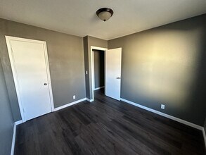 4321 Deerfield St in Wichita, KS - Building Photo - Building Photo