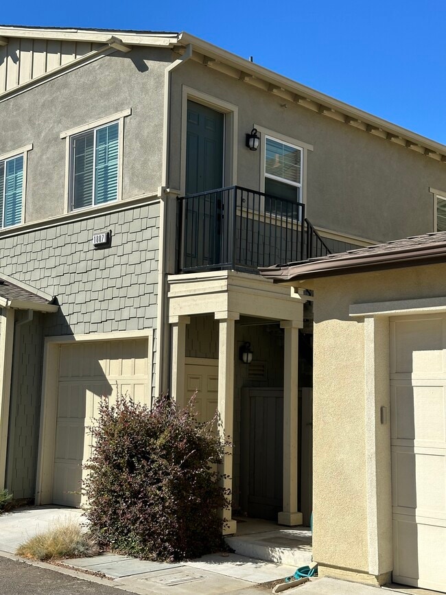1807 Perennial Terrace, Unit Upstairs