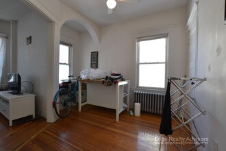 140 Brooks St, Unit 2 in Boston, MA - Building Photo - Building Photo