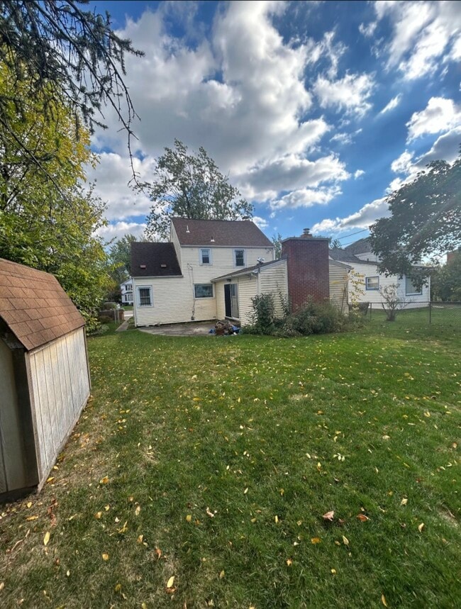 12 Cleveland Dr in Cheektowaga, NY - Building Photo - Building Photo