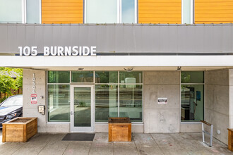 105 Burnside Apartments in Portland, OR - Foto de edificio - Building Photo