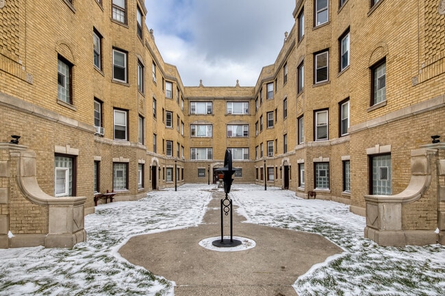 property at 7377 N Damen Ave