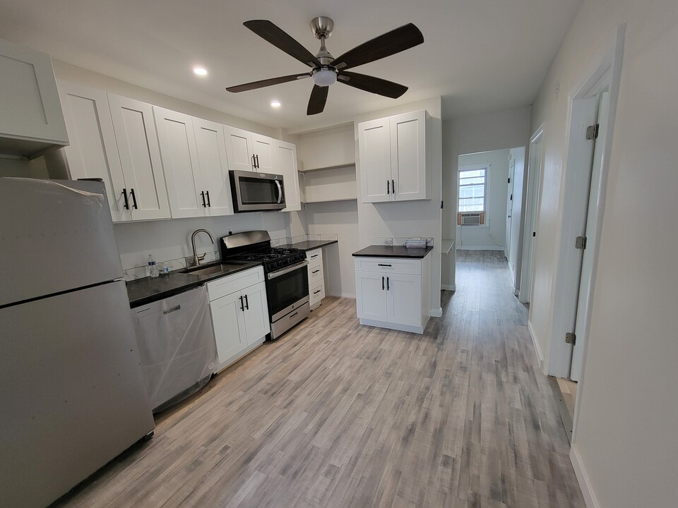 14 Wilson St in Clifton, NJ - Building Photo