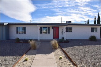 3600 Volcanic Ave in El Paso, TX - Building Photo - Building Photo