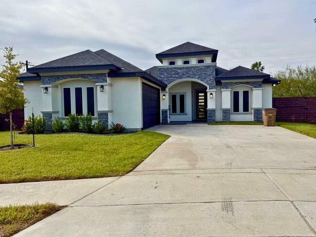 3507 S Elevation Dr in Edinburg, TX - Foto de edificio - Building Photo