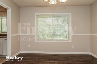 4073 Cedar Ridge Trail in Stone Mountain, GA - Foto de edificio - Building Photo