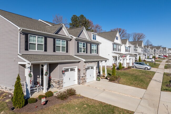 Eastwood Homes at Sunset Hills in North Chesterfield, VA - Building Photo - Building Photo