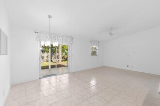 227 W Riverside Dr in Jupiter, FL - Building Photo - Building Photo