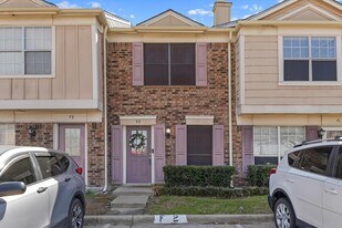 621 Carriagehouse Ln, Unit 2 in Garland, TX - Building Photo