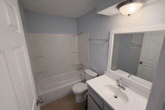 800 N San Jacinto St in Conroe, TX - Building Photo - Building Photo