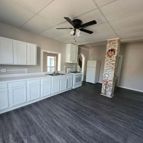 property at 212 S Clark Blvd