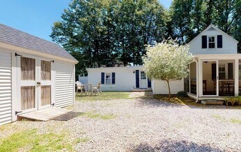 428 Main St in Barnstable, MA - Building Photo - Building Photo