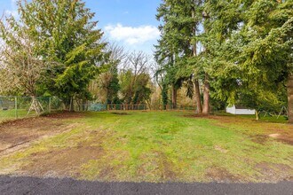 8510 Monte Cristo Dr in Everett, WA - Building Photo - Building Photo