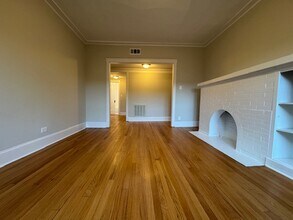 2522 N Kedzie Blvd, Unit 3W in Chicago, IL - Building Photo - Building Photo
