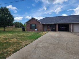 13372 Country Meadow Ln in Lindale, TX - Building Photo