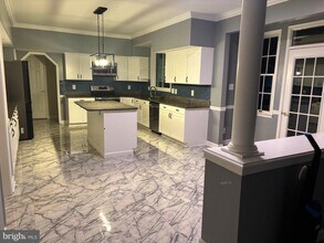 9238 Crescent Ln in La Plata, MD - Building Photo - Building Photo