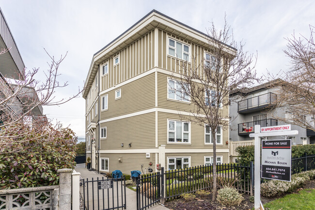 2051 Triumph St in Vancouver, BC - Building Photo - Primary Photo