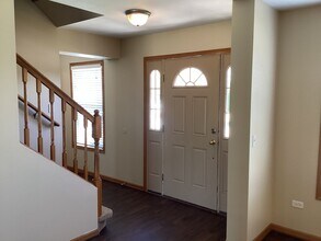 1305 Bassett Dr in Joliet, IL - Building Photo - Building Photo