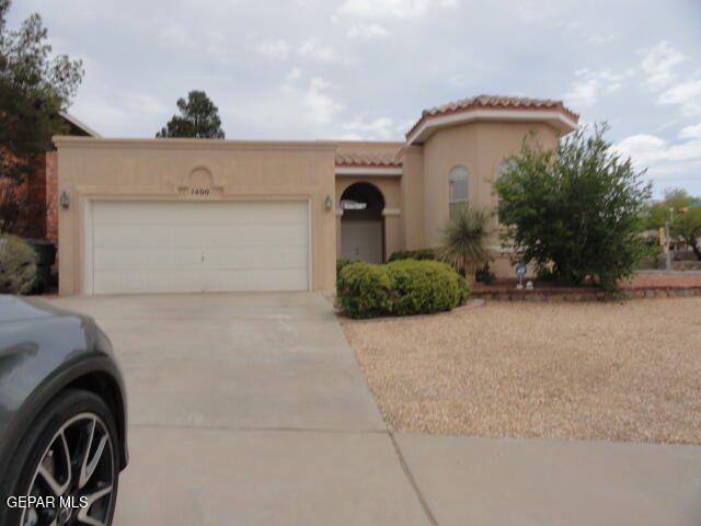 1400 Crown Ridge Dr in El Paso, TX - Building Photo