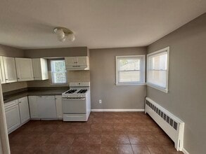 931 Fulton St, Unit 2nd Floor Fulton St in Farmingdale, NY - Building Photo - Building Photo