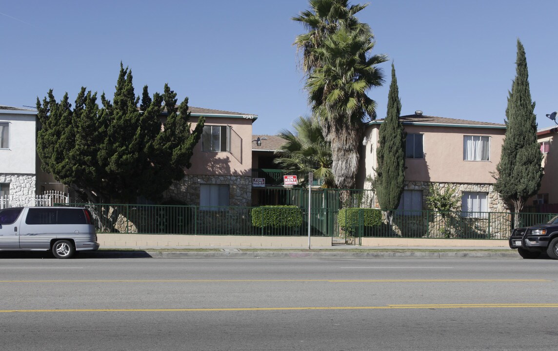 6543 Vineland Ave in North Hollywood, CA - Building Photo