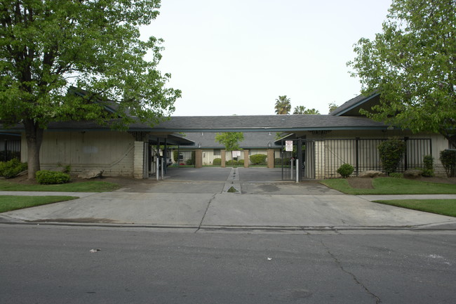 5377 N San Pablo Ave in Fresno, CA - Building Photo - Building Photo