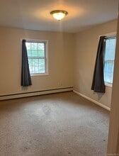 5 Maplewood Rd in Huntington Station, NY - Building Photo - Building Photo