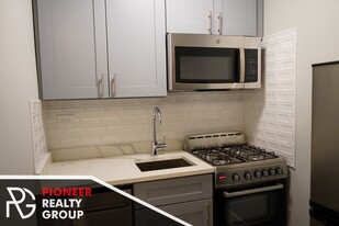 503 W Belmont Ave, Unit 2J Apartamentos