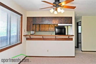 Landmark Estates in Mounds View, MN - Building Photo - Interior Photo