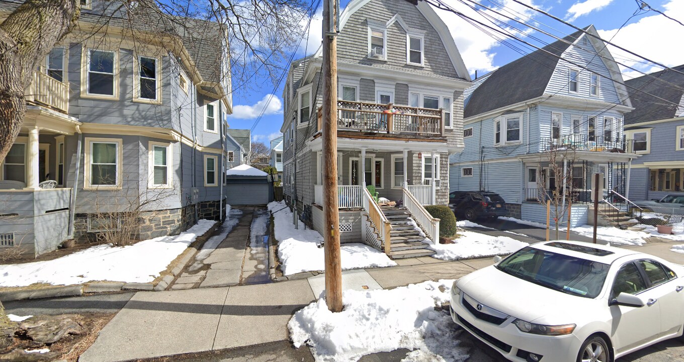 69 Bromfield Rd, Unit 2 in Somerville, MA - Building Photo