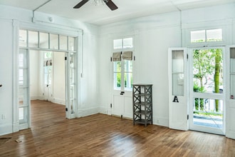 125 Ashley Ave in Charleston, SC - Building Photo - Building Photo