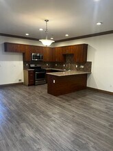 Rubio Villas in Lake Balboa, CA - Building Photo - Building Photo