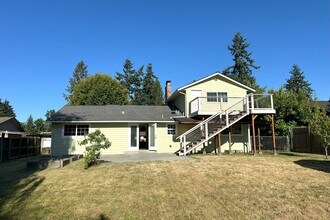 16105 53rd Ave W in Edmonds, WA - Building Photo - Building Photo